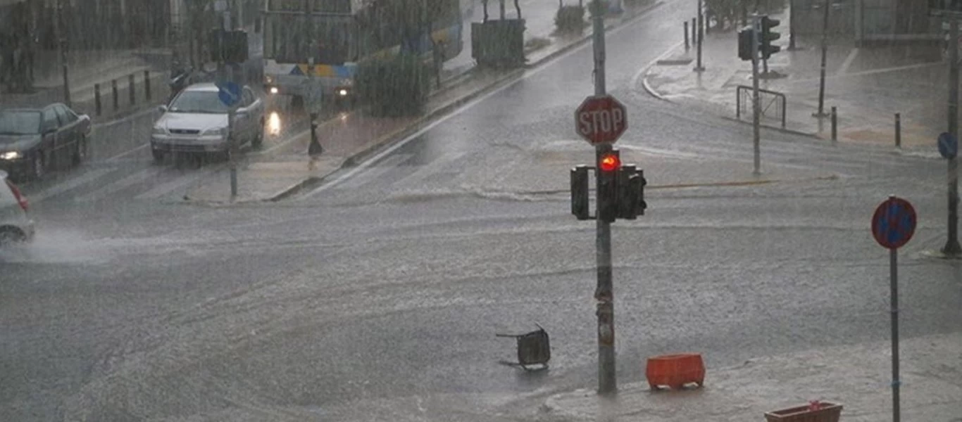 Μεταμόρφωση: Κλειστές οι λεωφόροι Βραυρώνος και Ιωνίας λόγω συσσώρευσης υδάτων